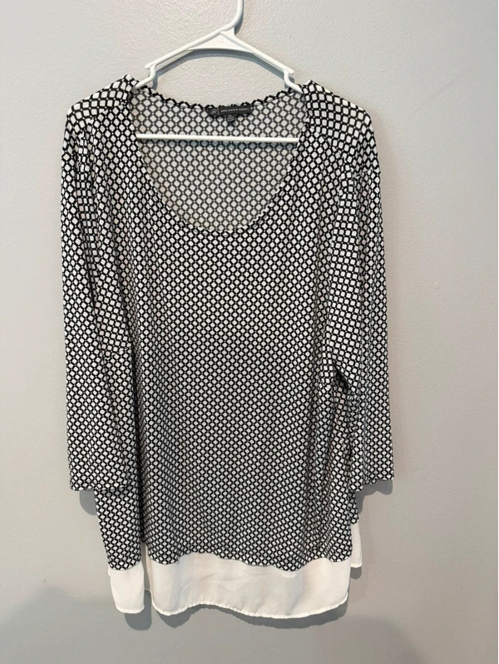 Adrianna Papell 2X Black White Geometric Layered Hem Tunic Top